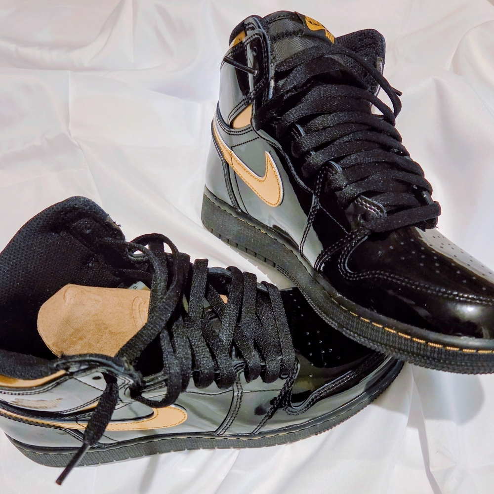 Nike Air Jordan 1 Retro High OG Black Metallic Size 7Y - Picture 3 of 6